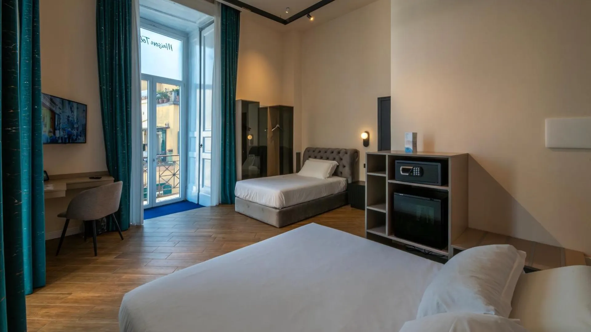 Maison Toledo Suites Naples Guest house