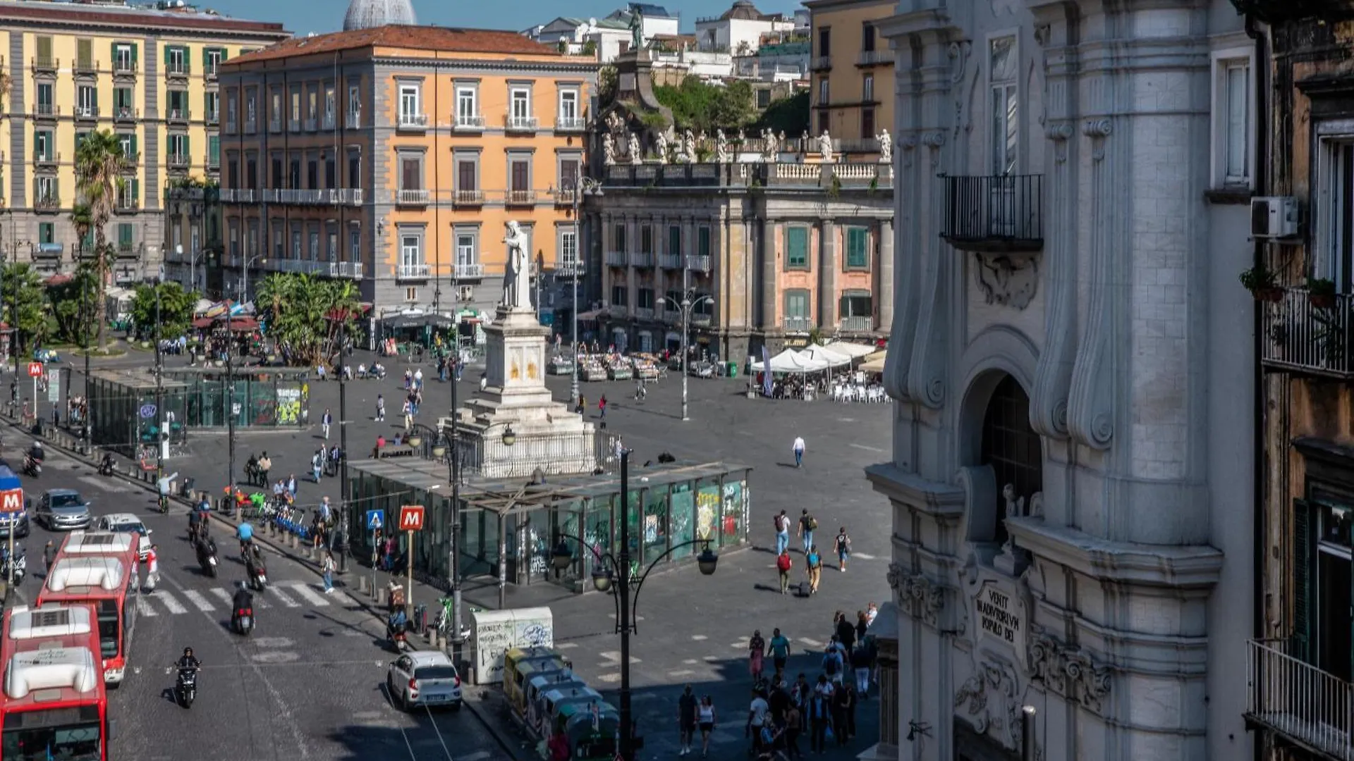 Guest house Maison Toledo Suites Naples Italy
